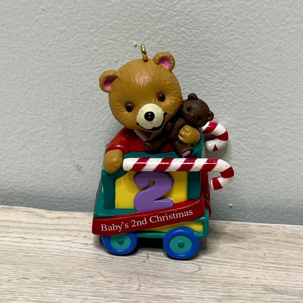 1999 Hallmark Keepsake Ornament Baby's 2nd Christmas Teddy Bear‎ Candy Cane